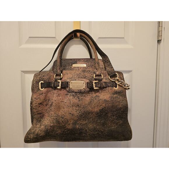 Michael Kors Distressed Hamilton Purse And Wallet - Picture 3 of 17